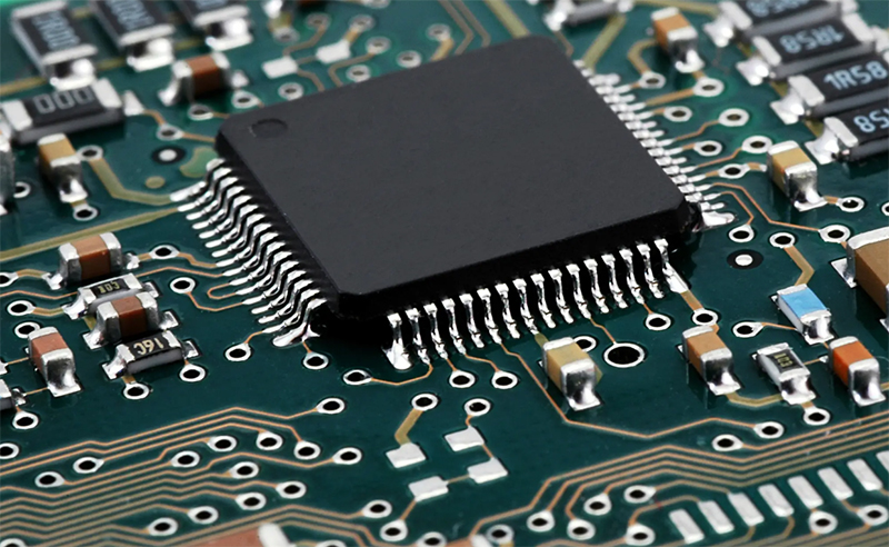 恒溫恒濕試驗(yàn)箱可應(yīng)用于半導(dǎo)體芯片行業(yè)試驗(yàn)測(cè)試